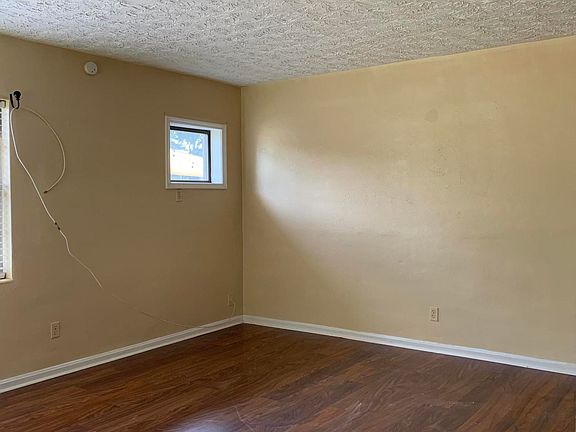 2nd image of 758 Leafy Ln