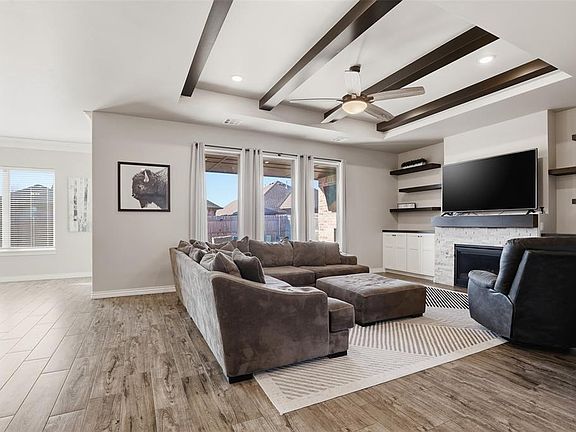 5th image of 1820 W Trout Way