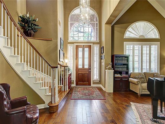 4th image of 1513 Watersedge Dr