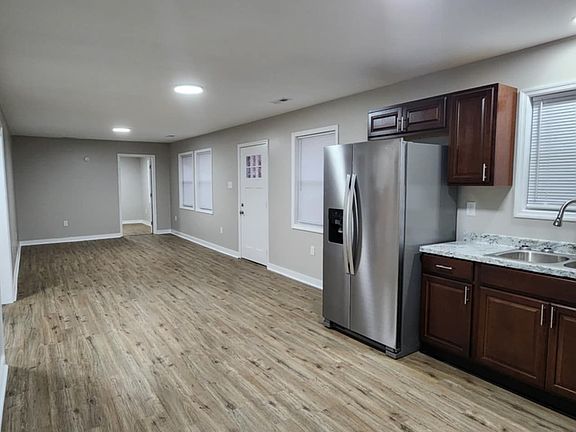 3rd image of 624 Overhill Dr