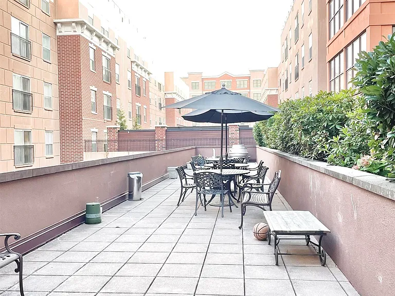 1331 Grand St #209 — Photo 9