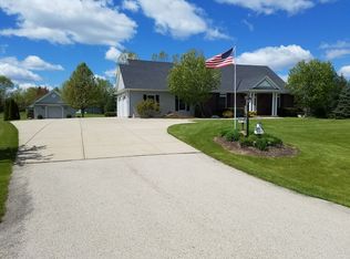 30917 Hunters Glen Rd, Burlington, WI 53105
