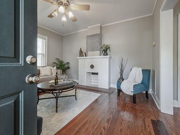 4th image of 414 W Hanna Ave