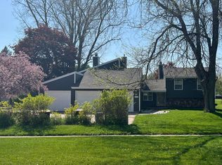 1415 Elmwood Rd, Lansing, MI 48917