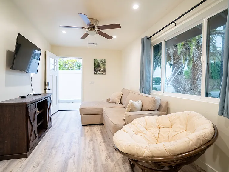 181 Parnassus Cir — Photo 8