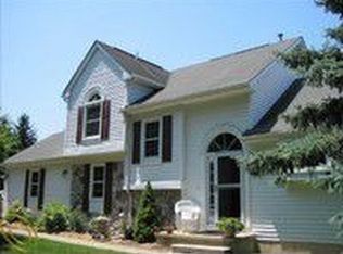 20228 Island Estate Dr, Grosse Ile, MI 48138