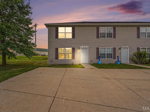 1055 Arlington Way, Warrenton, MO 63383