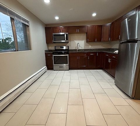 3rd image of 8940 White Oak Ave #11393475