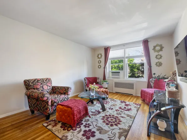 3210 Arlington Avenue image 1 of 8