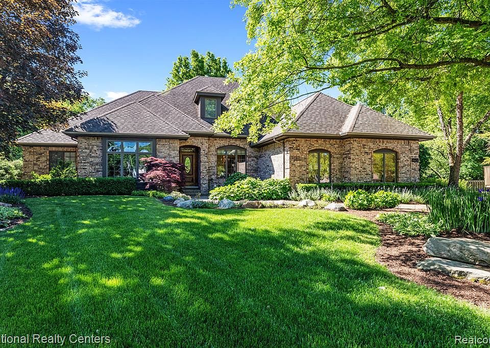 18672 Gary Ln, Livonia, MI 48152 Zillow