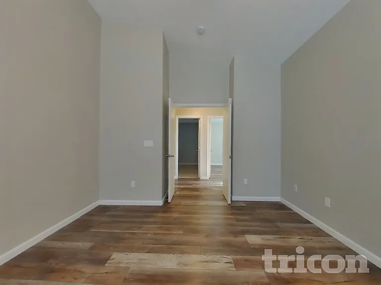857 E Saragosa St — Photo 5