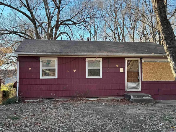 3623 SE Truman Ct, Topeka, KS 66605