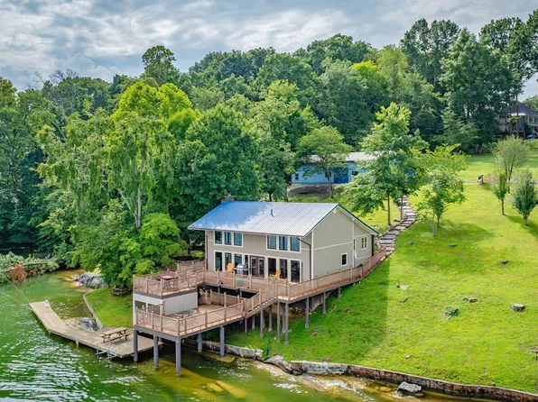 323 Sunset Rd, Piney Flats, TN 37686