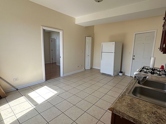 2nd image of 1332 W 19th St #1F