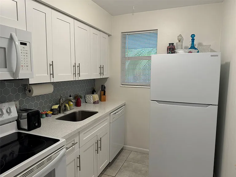 1620 NE 20th Ave #2 — Photo 5