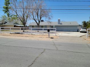 12406 Pawnee Rd, Apple Valley, CA 92308