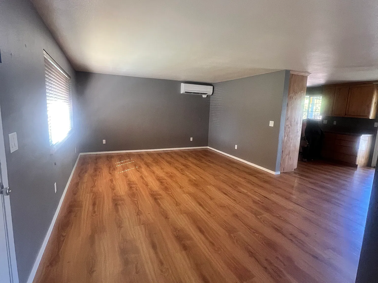 3 bed, 1.5 bath, 1100 sqft, $2,195 — Photo 2