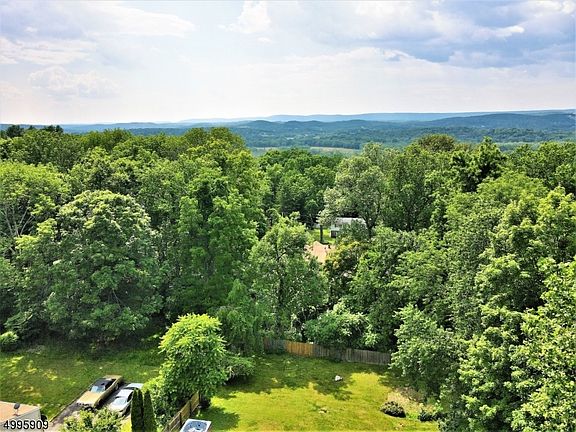 3rd image of 25 Highpoint Ter