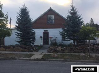807 8th St, Rawlins, WY 82301