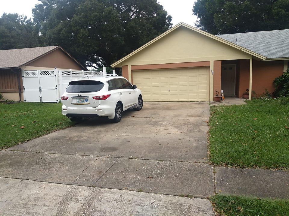 1st image of 124 Cranfield Ct
