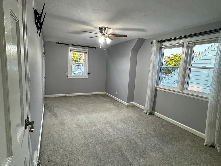 2324 S 58th St — Photo 9