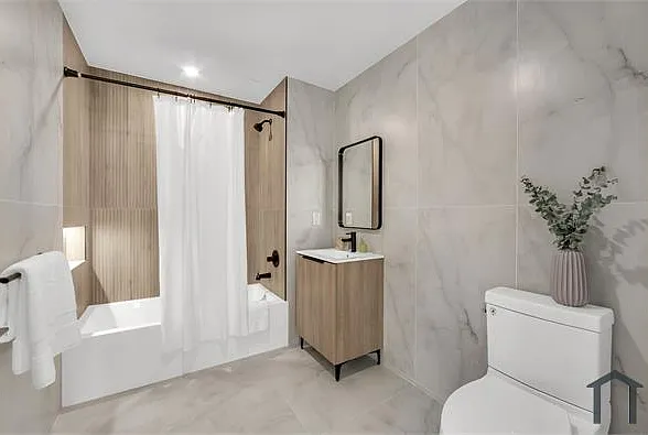 2 bed, $3,200 — Photo 3