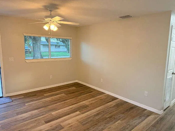 3 bed, 2.0 bath, 947 sqft, $2,295 — Photo 4