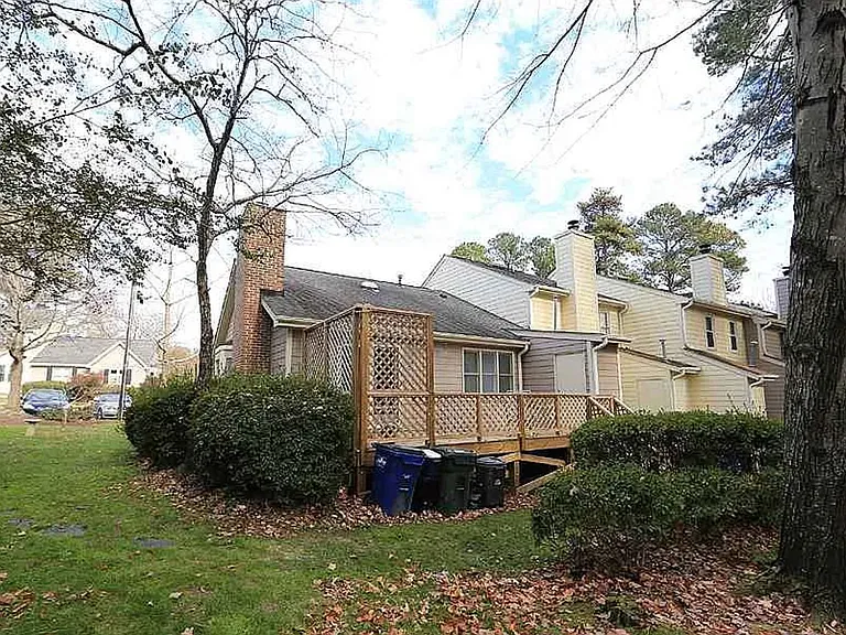 5430 Sharpe Dr — Photo 2