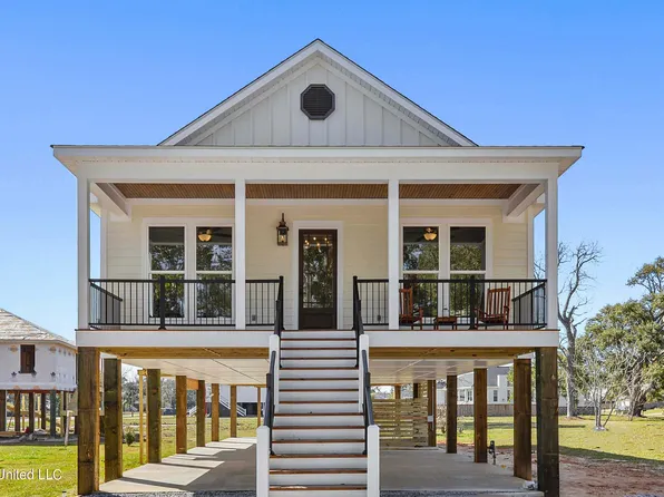 219 Fernwood Dr, Pass Christian, MS 39571