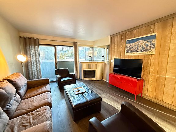 3rd image of 895 Canyon Blvd #59