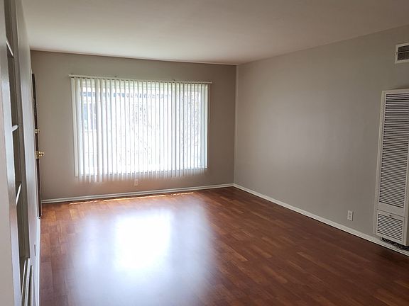 2nd image of 613 E Washington Blvd APT 16
