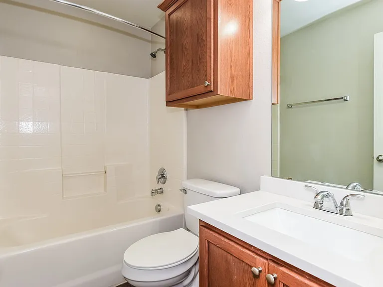 1328 Riviera Dr — Photo 15
