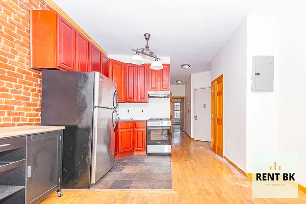 Rented by RENTBK LLC | media 2