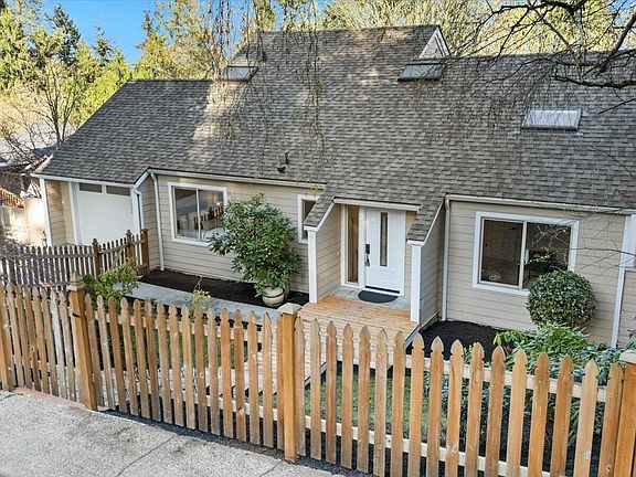 2nd image of 16018 36th Avenue NE