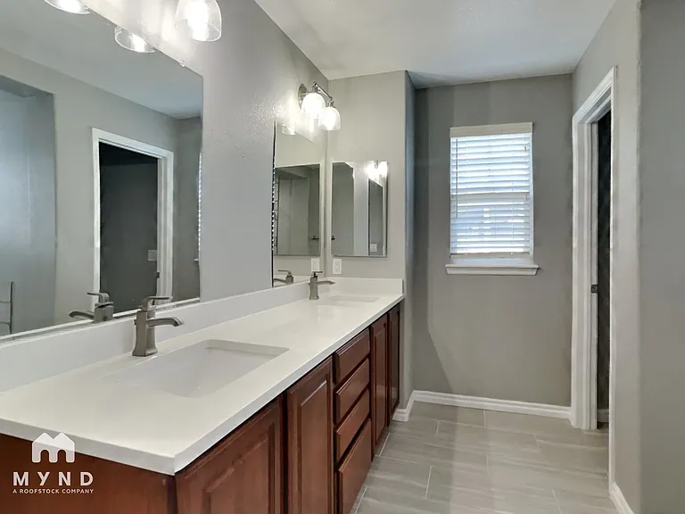 10835 Heatherton St — Photo 13