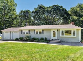 14 Sharon Ct, Ringwood, NJ 07456
