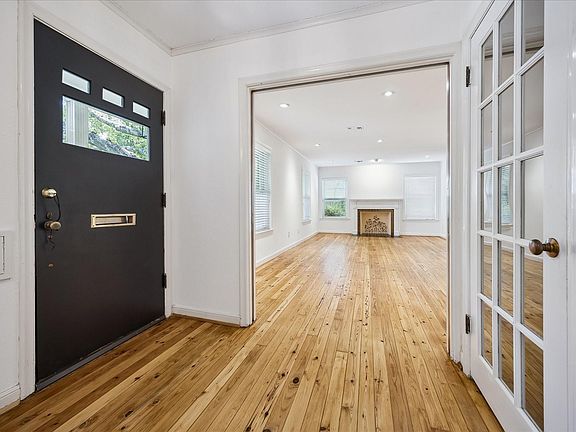 2nd image of 2038 McClendon St