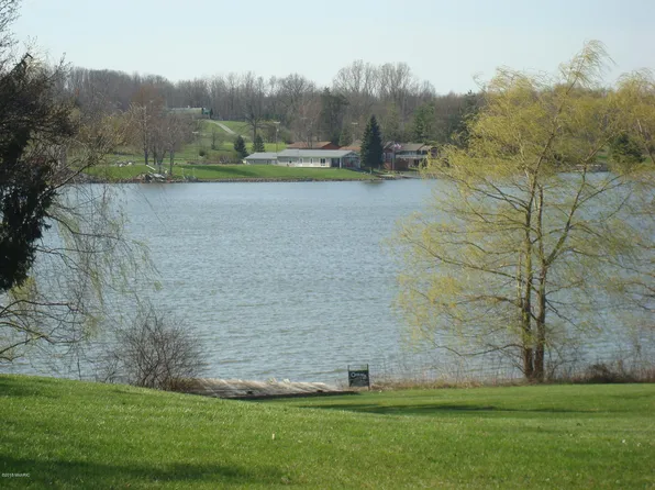 14152 View Dr, Camden, MI 49232
