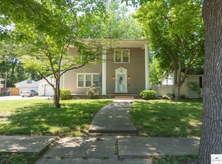 906 S Barrett Ave, Sedalia, MO 65301