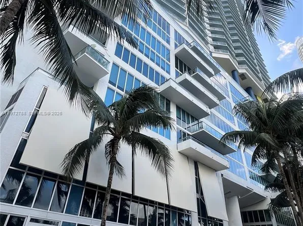 185 SW 7th St APT 2202, Miami, FL 33130