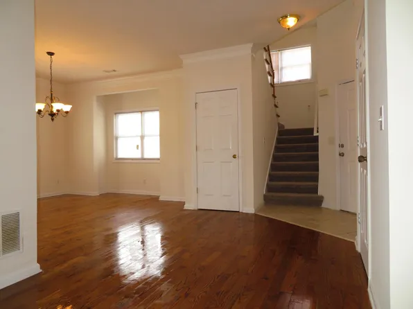 8842 Fairview Blf, Alpharetta, GA 30022