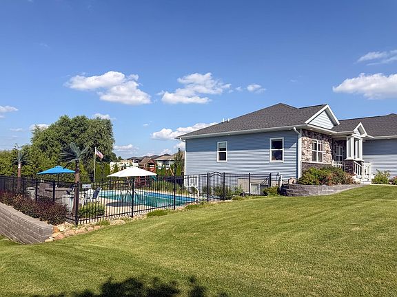 4th image of 4828 Ironwood Dr