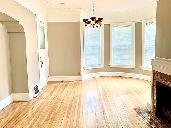 5th image of 2719-2721 N Hackett Ave #2719