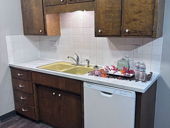 2nd image of 601 6th St E #9