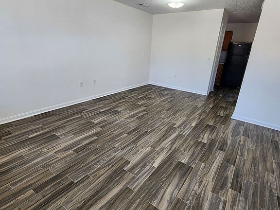 3rd image of 2400 1st St SW APT F3