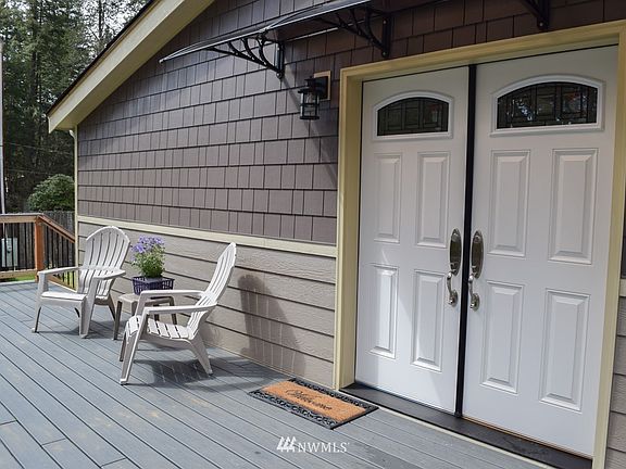 Beautiful Front door feature