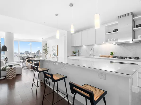 77 Hudson St #3704/05, Jersey City, NJ 07302