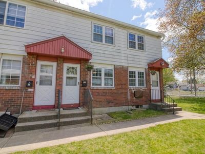 265 Chicopee St APT 1, Chicopee, MA, 01013