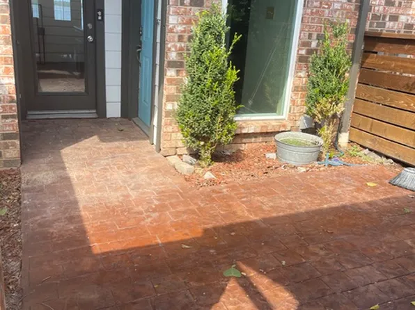 106 Oakbrook Dr, Lewisville, TX 75057