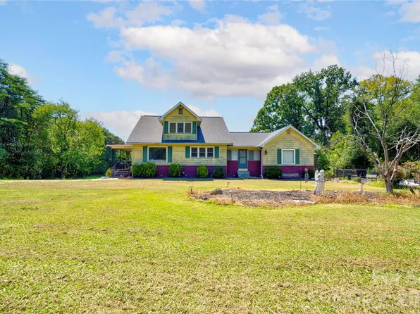 102 Star Dr, Grover, NC 28073